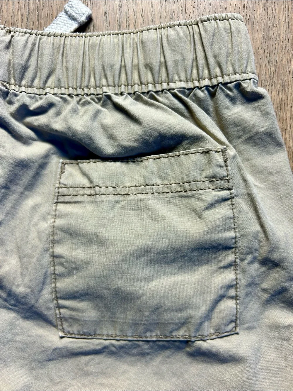 Old Navy Kids Cream Cotton Pull-On Shorts Size 5 Back Pocket